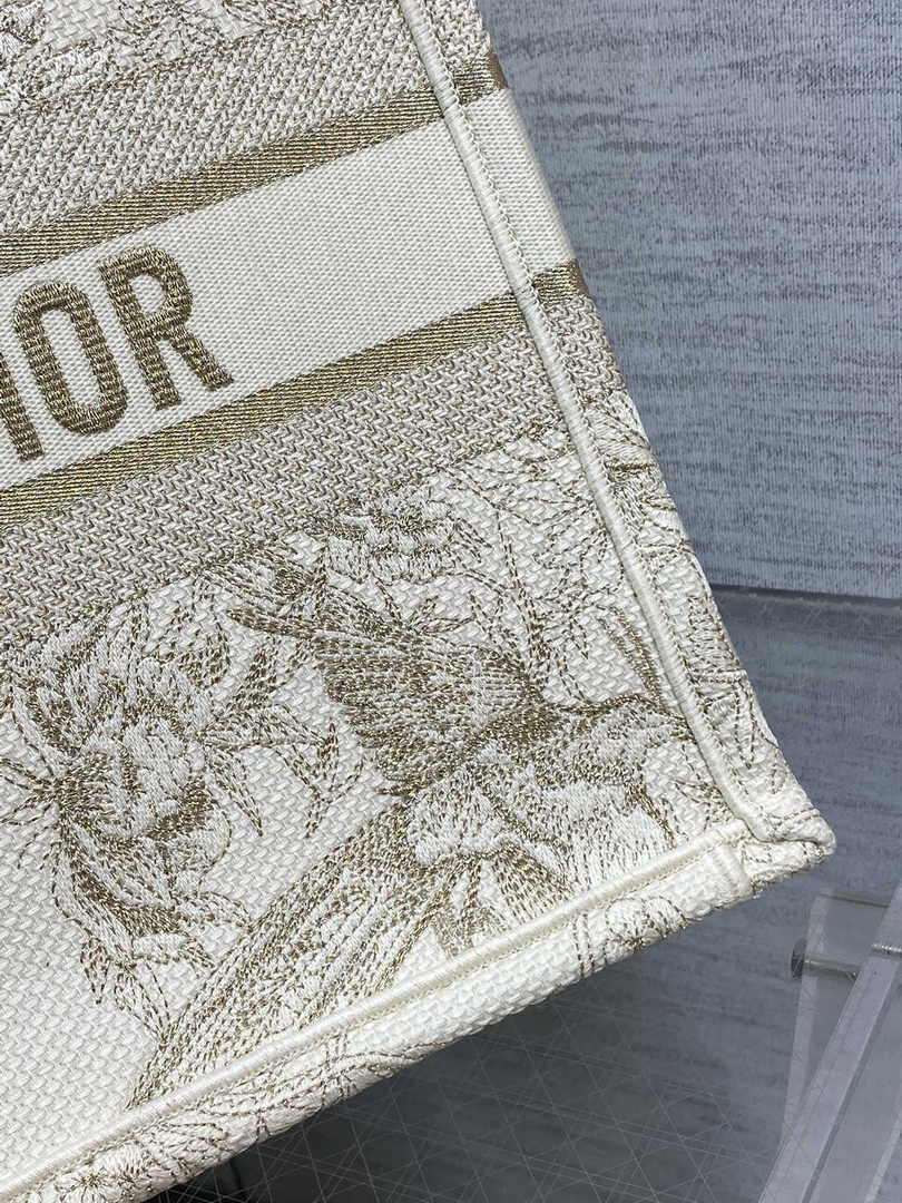 Dior Medium Book Tote M1296 Embroidery M20F0