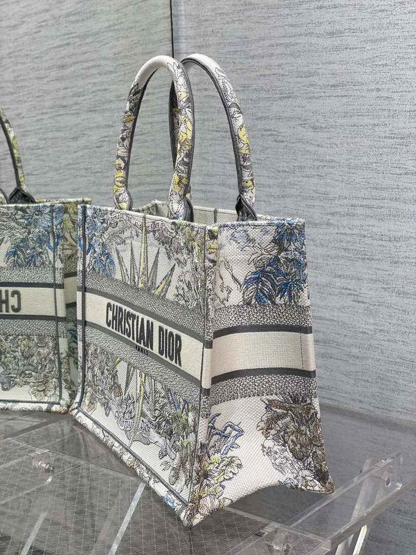 Dior Medium Book Tote M1296 Embroidery M20E6