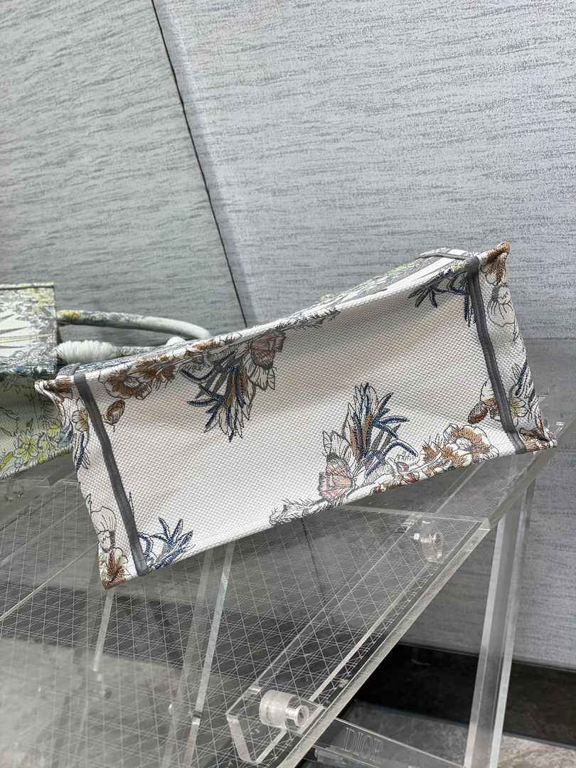 Dior Medium Book Tote M1296 Embroidery M20E9