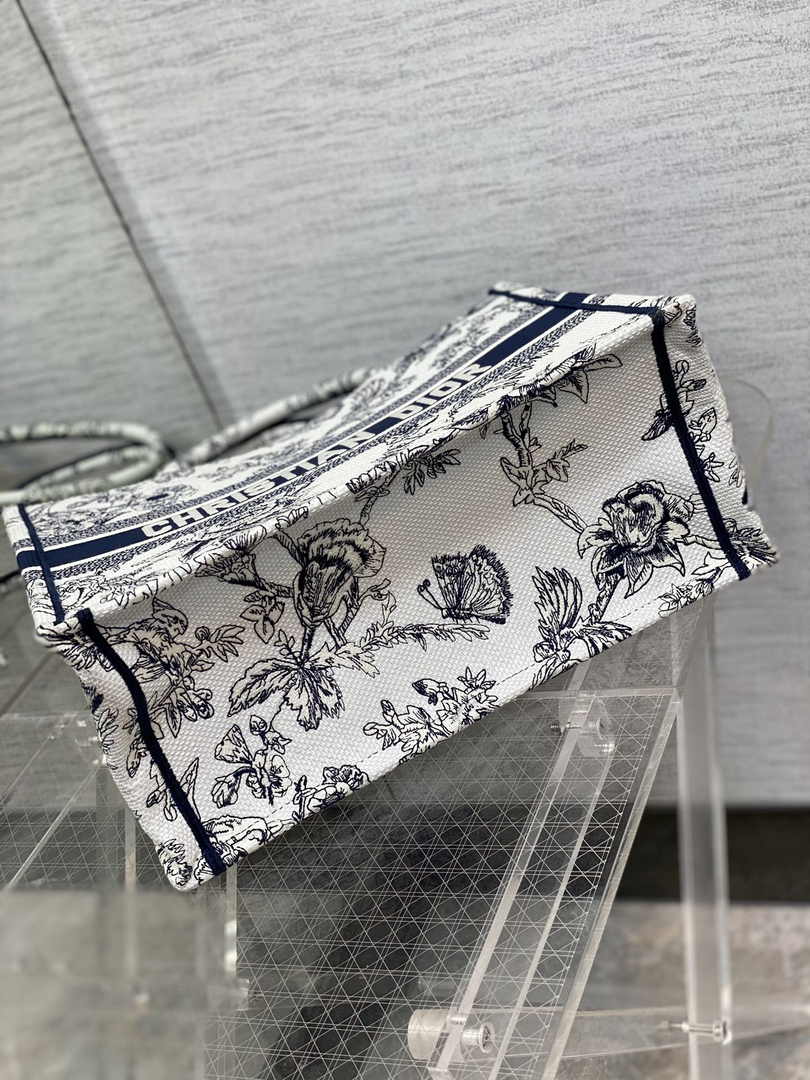 Dior Medium Book Tote M1296 Embroidery M20F3