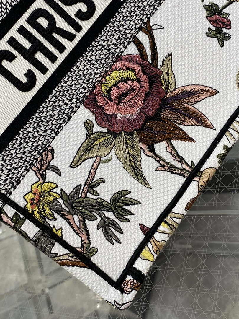 Dior Medium Book Tote M1296 Embroidery M20F4