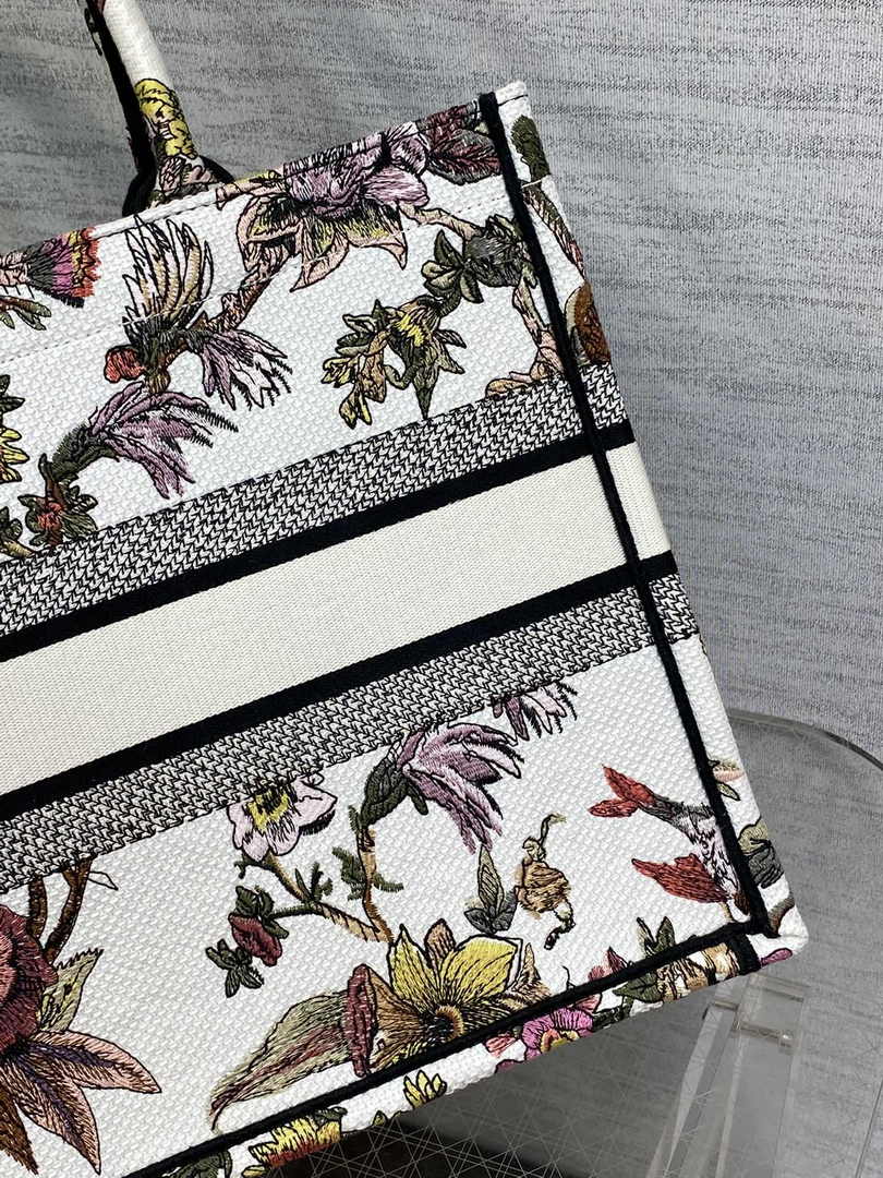 Dior Medium Book Tote M1296 Embroidery M20F4