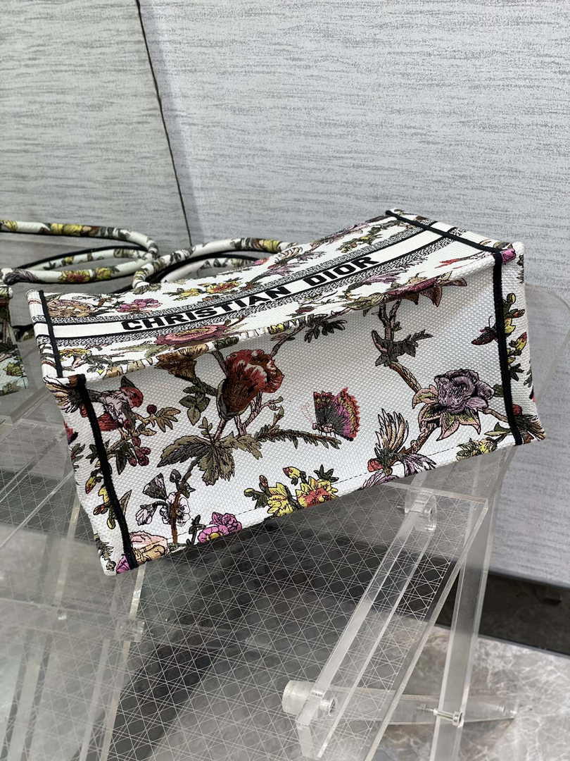 Dior Medium Book Tote M1296 Embroidery M20F4