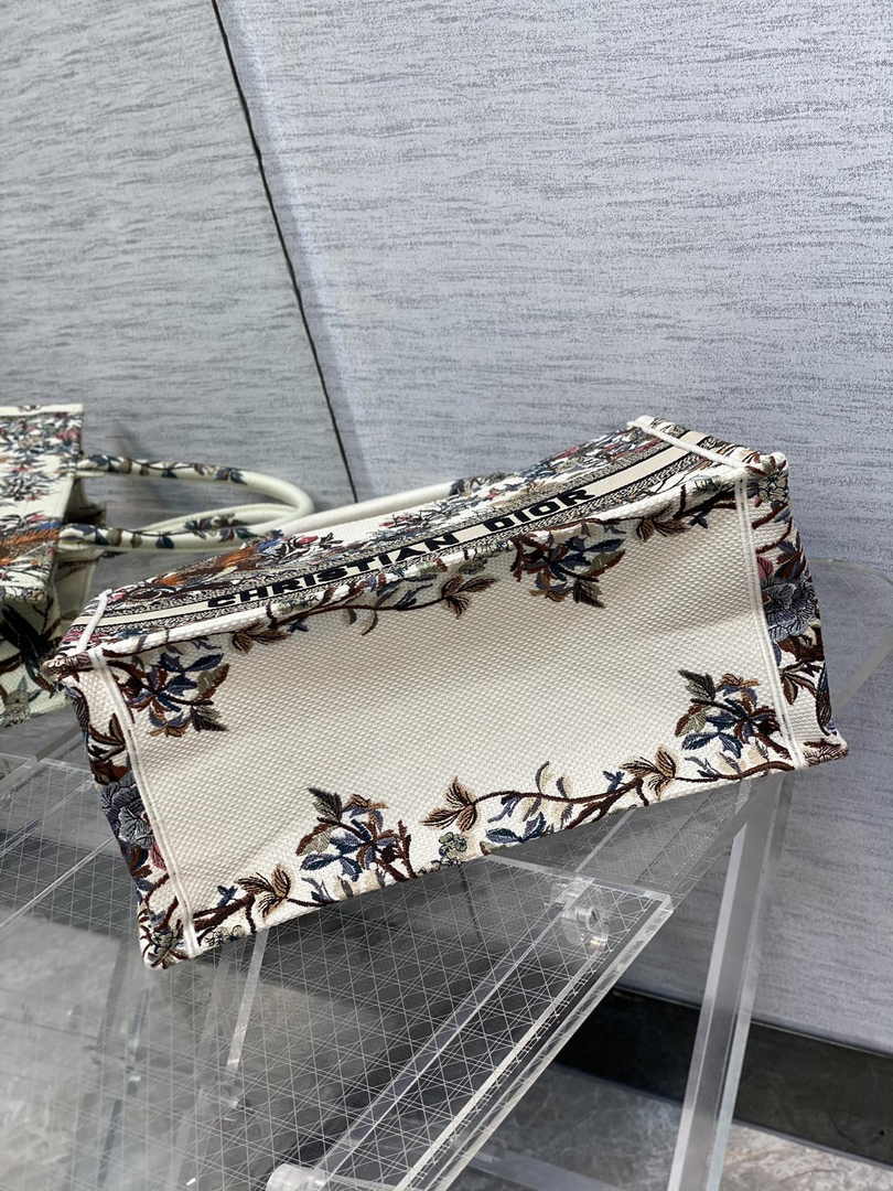 Dior Medium Book Tote M1296 Embroidery M20F8