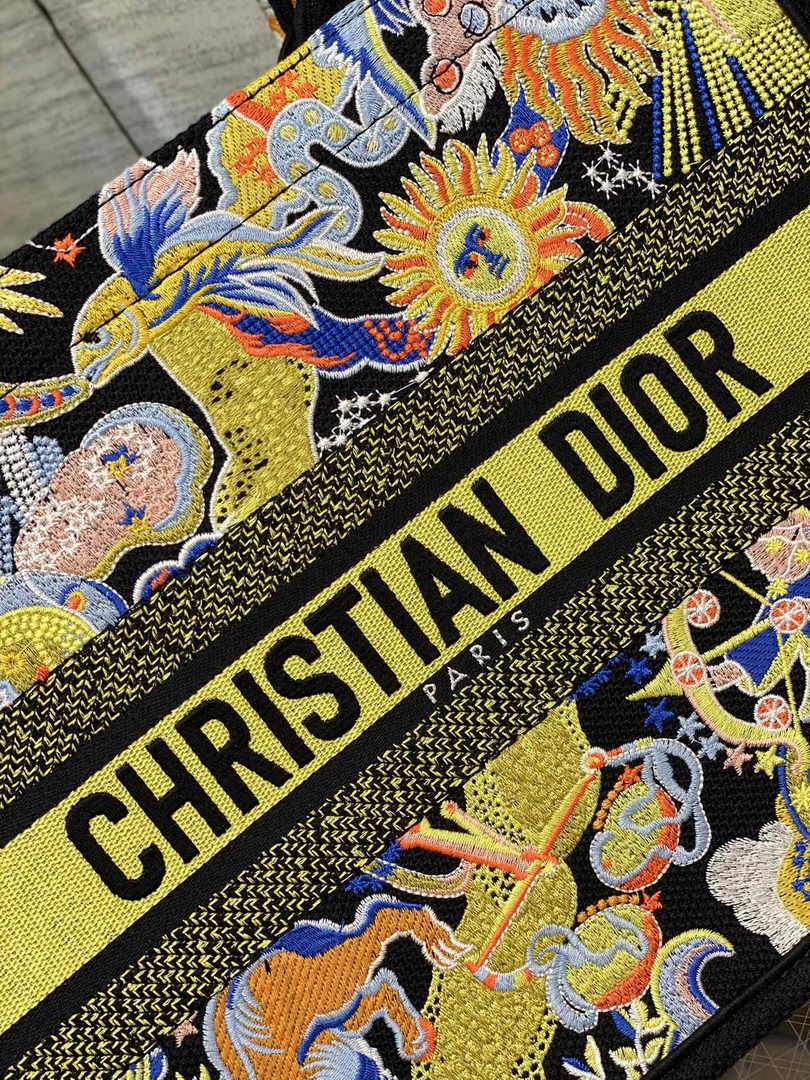 Dior Medium Book Tote M1296 Embroidery M20G6