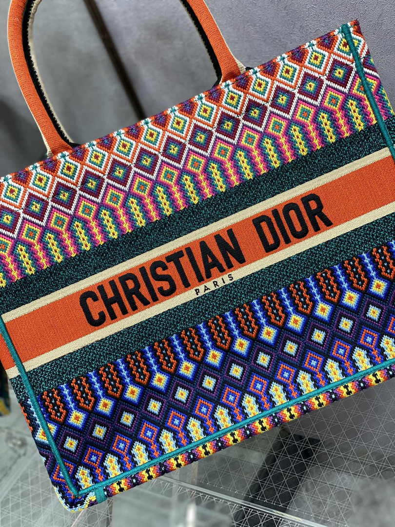Dior Medium Book Tote M1296 Embroidery M20H3