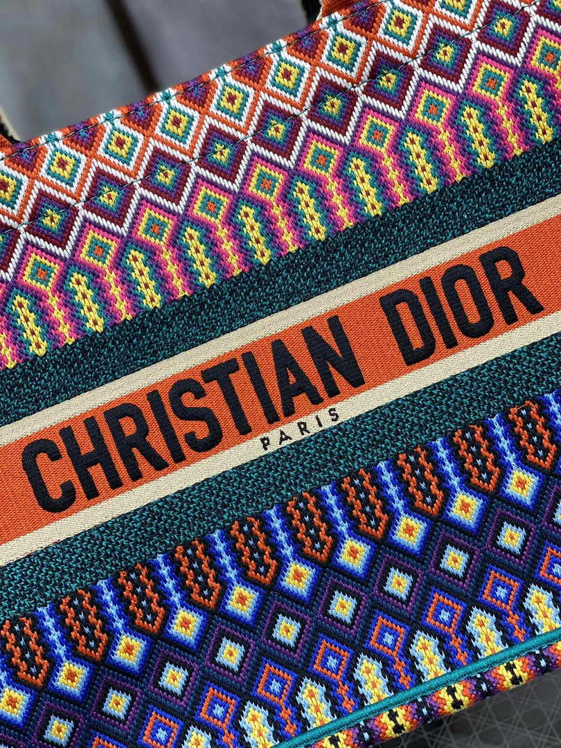 Dior Medium Book Tote M1296 Embroidery M20H3