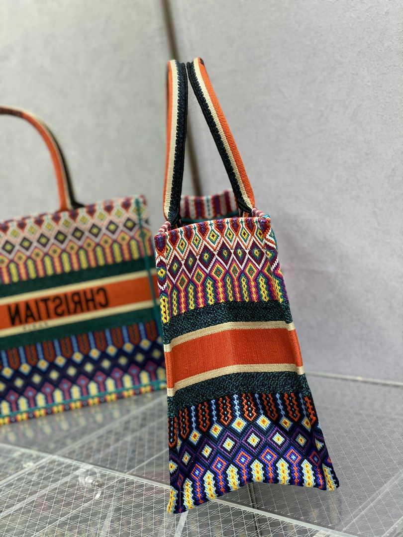 Dior Medium Book Tote M1296 Embroidery M20H3
