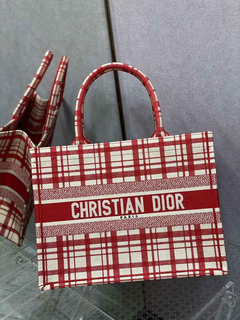 Dior Medium Book Tote M1296 Embroidery M20H7