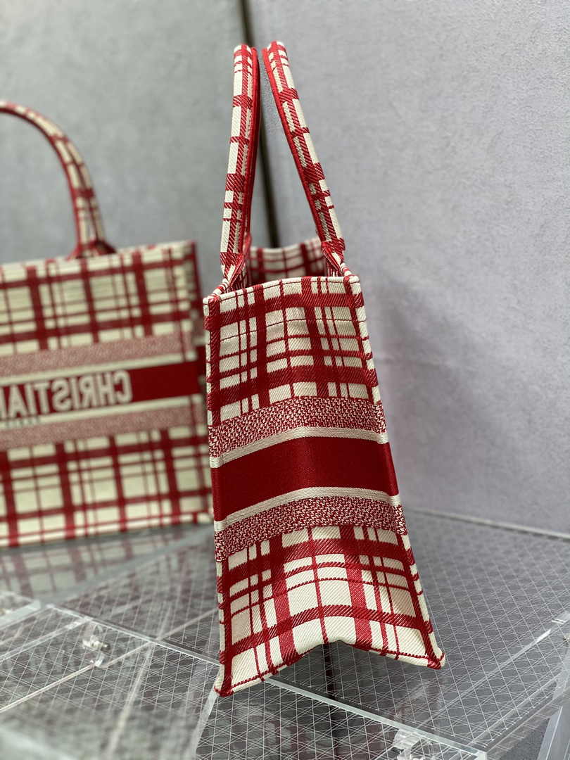 Dior Medium Book Tote M1296 Embroidery M20H7