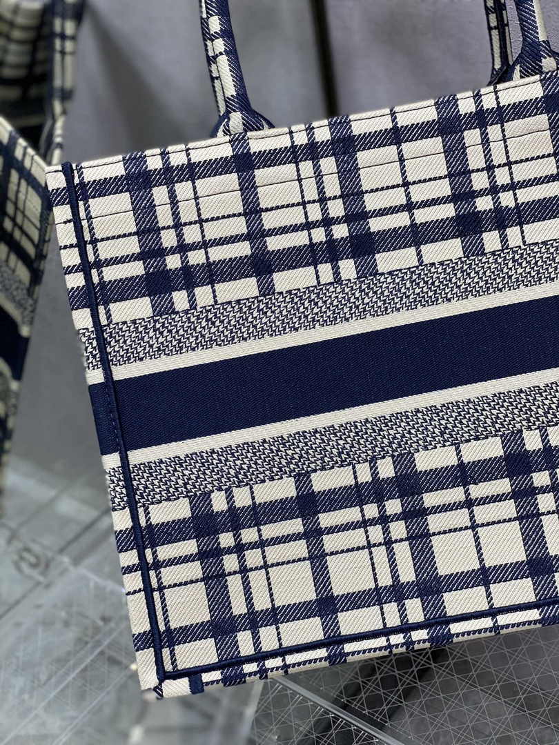 Dior Medium Book Tote M1296 Embroidery M20H8