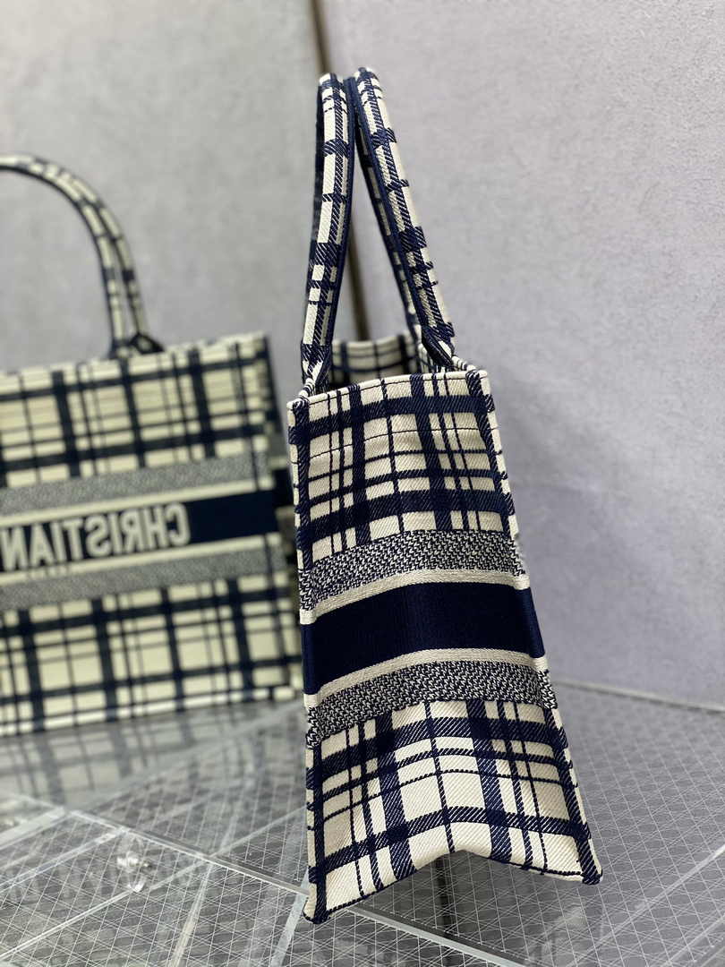 Dior Medium Book Tote M1296 Embroidery M20H8