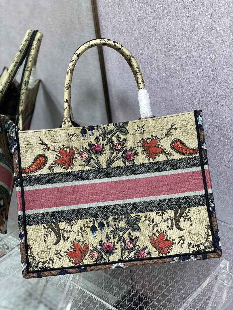 Dior Medium Book Tote M1296 Embroidery M20H4