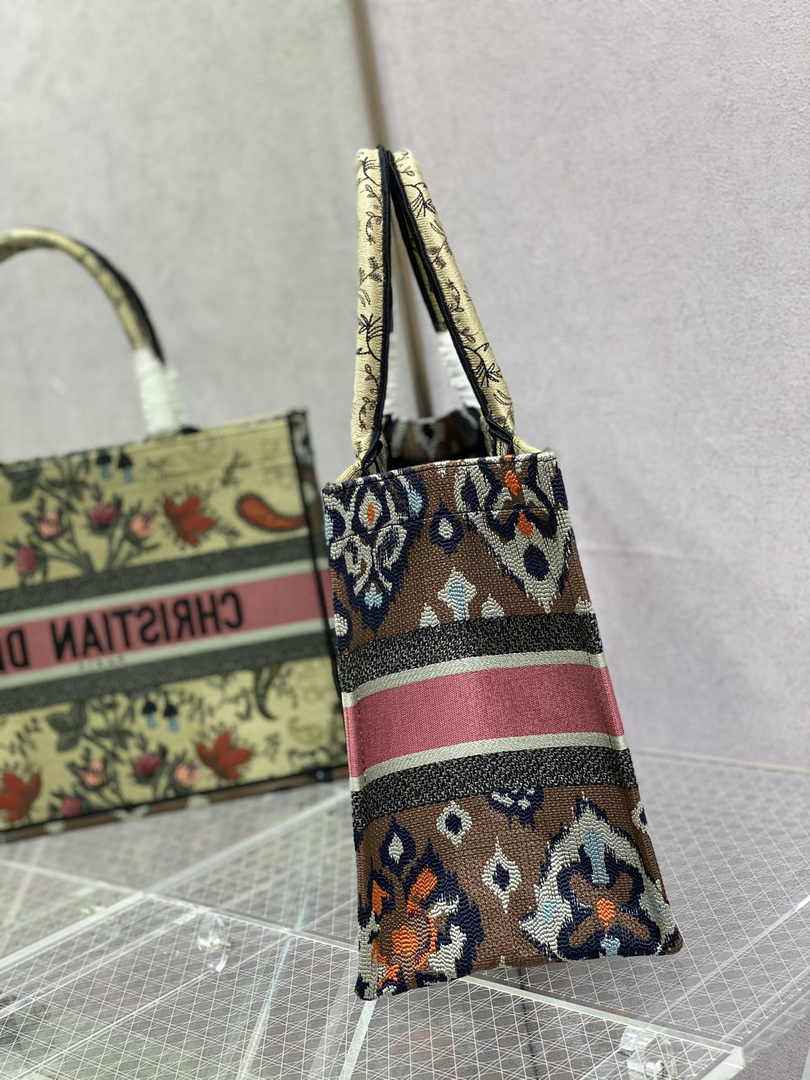 Dior Medium Book Tote M1296 Embroidery M20H4