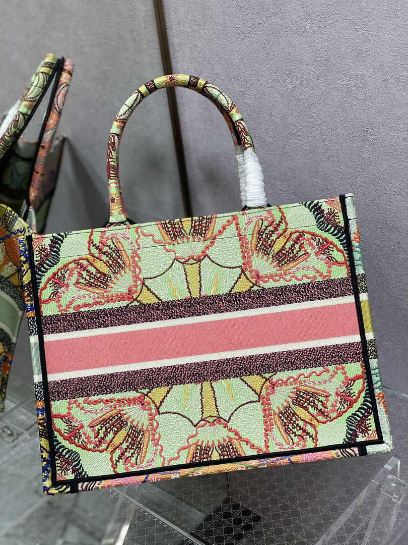 Dior Medium Book Tote M1296 Embroidery M20H5
