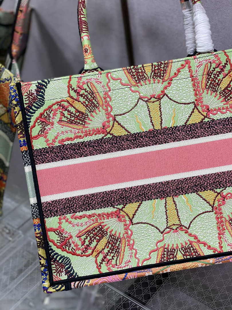 Dior Medium Book Tote M1296 Embroidery M20H5