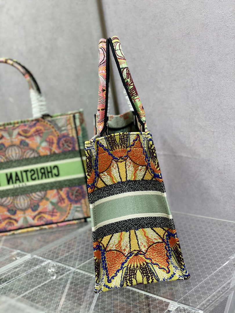 Dior Medium Book Tote M1296 Embroidery M20H5