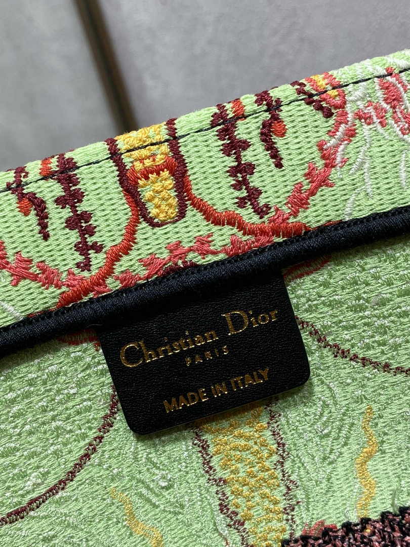 Dior Medium Book Tote M1296 Embroidery M20H5