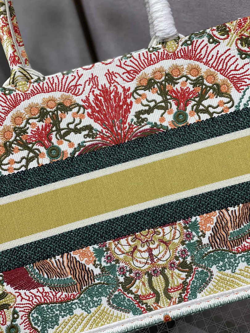 Dior Medium Book Tote M1296 Embroidery M20H6