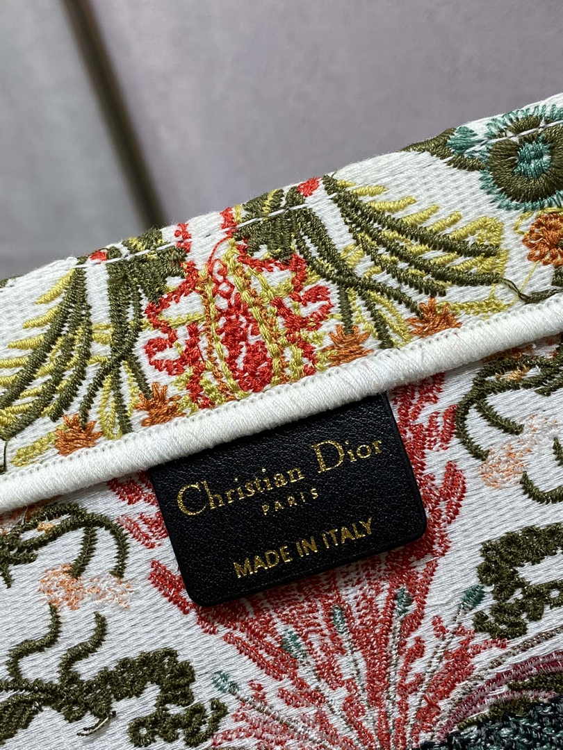 Dior Medium Book Tote M1296 Embroidery M20H6