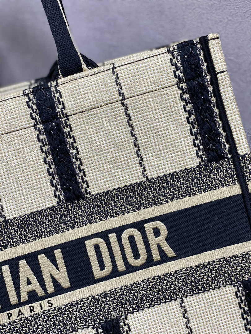 Dior Medium Book Tote M1296 Embroidery M20H9