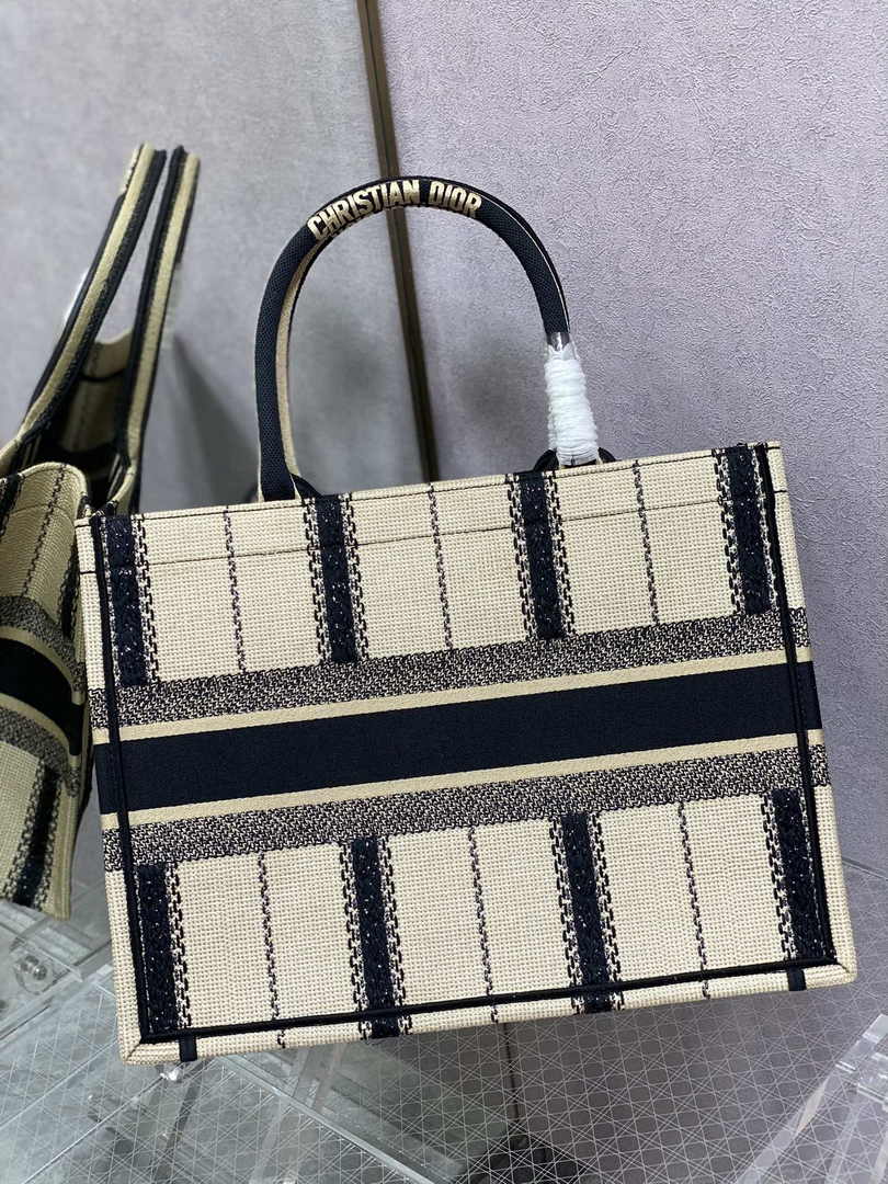 Dior Medium Book Tote M1296 Embroidery M20H9
