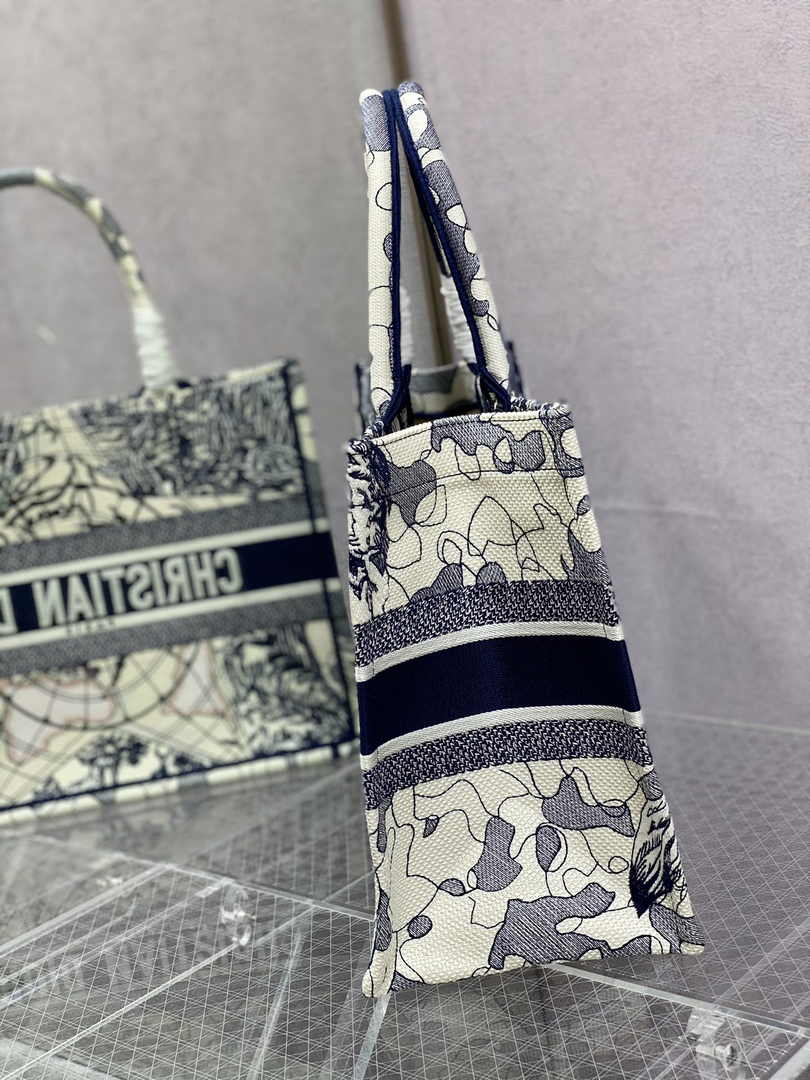Dior Medium Book Tote M1296 Embroidery M20M1