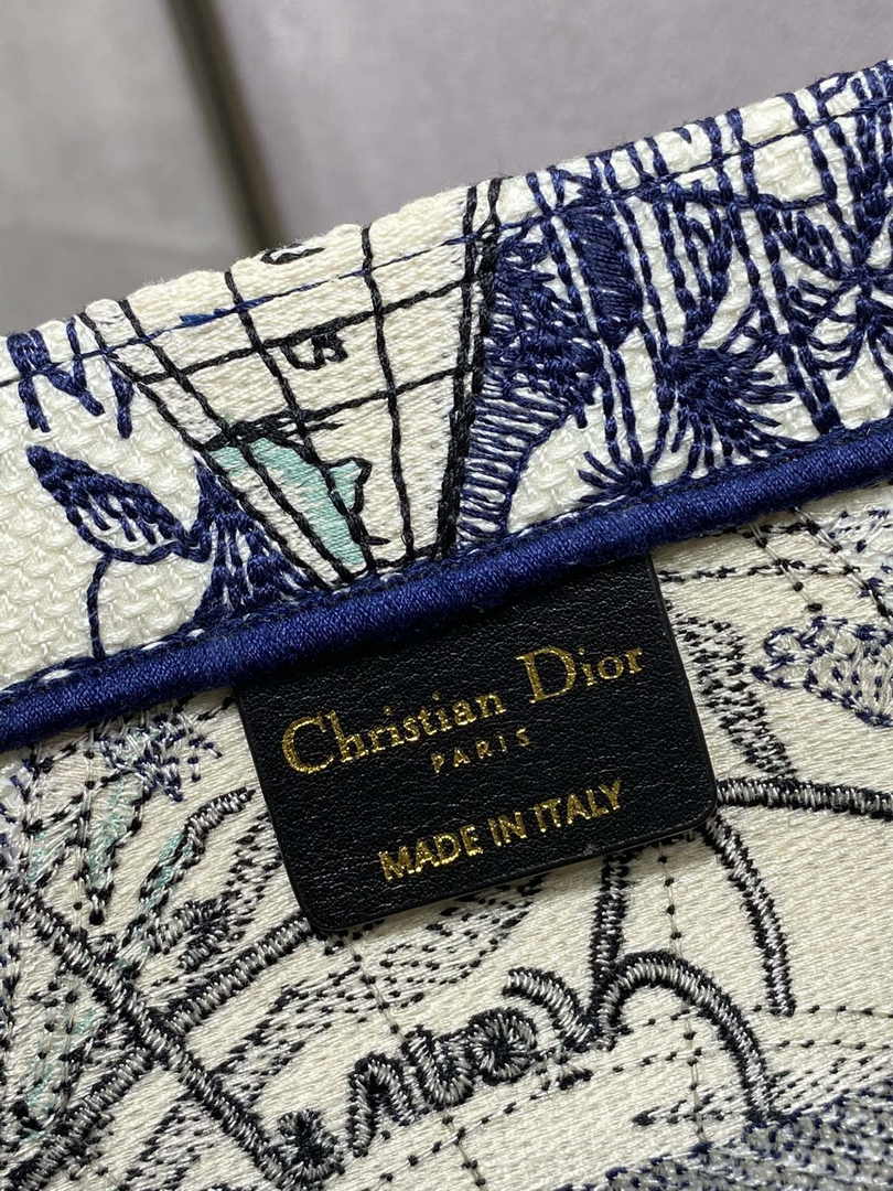 Dior Medium Book Tote M1296 Embroidery M20M1