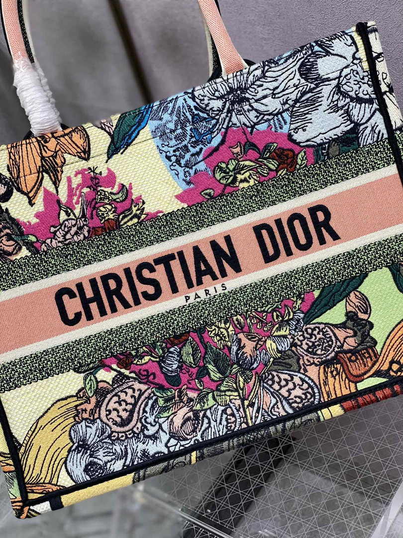 Dior Medium Book Tote M1296 Embroidery M20M4