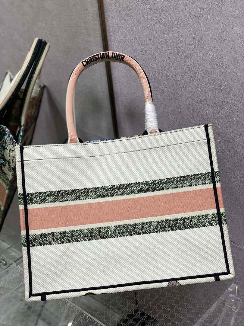Dior Medium Book Tote M1296 Embroidery M20M4