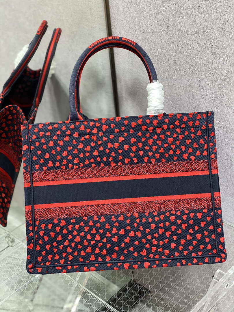 Dior Medium Book Tote M1296 Embroidery M20M5