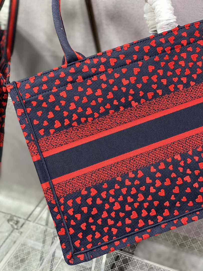 Dior Medium Book Tote M1296 Embroidery M20M5