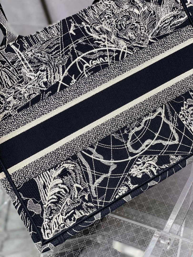 Dior Medium Book Tote M1296 Embroidery M20M3