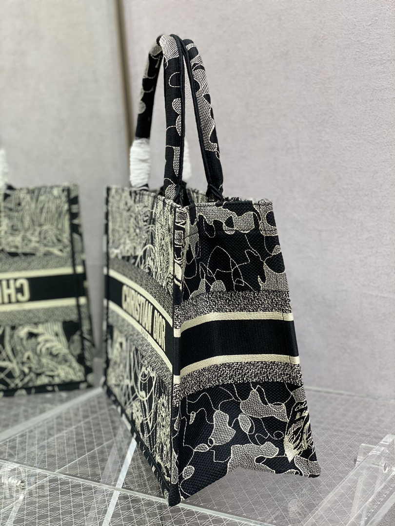 Dior Medium Book Tote M1296 Embroidery M20M3
