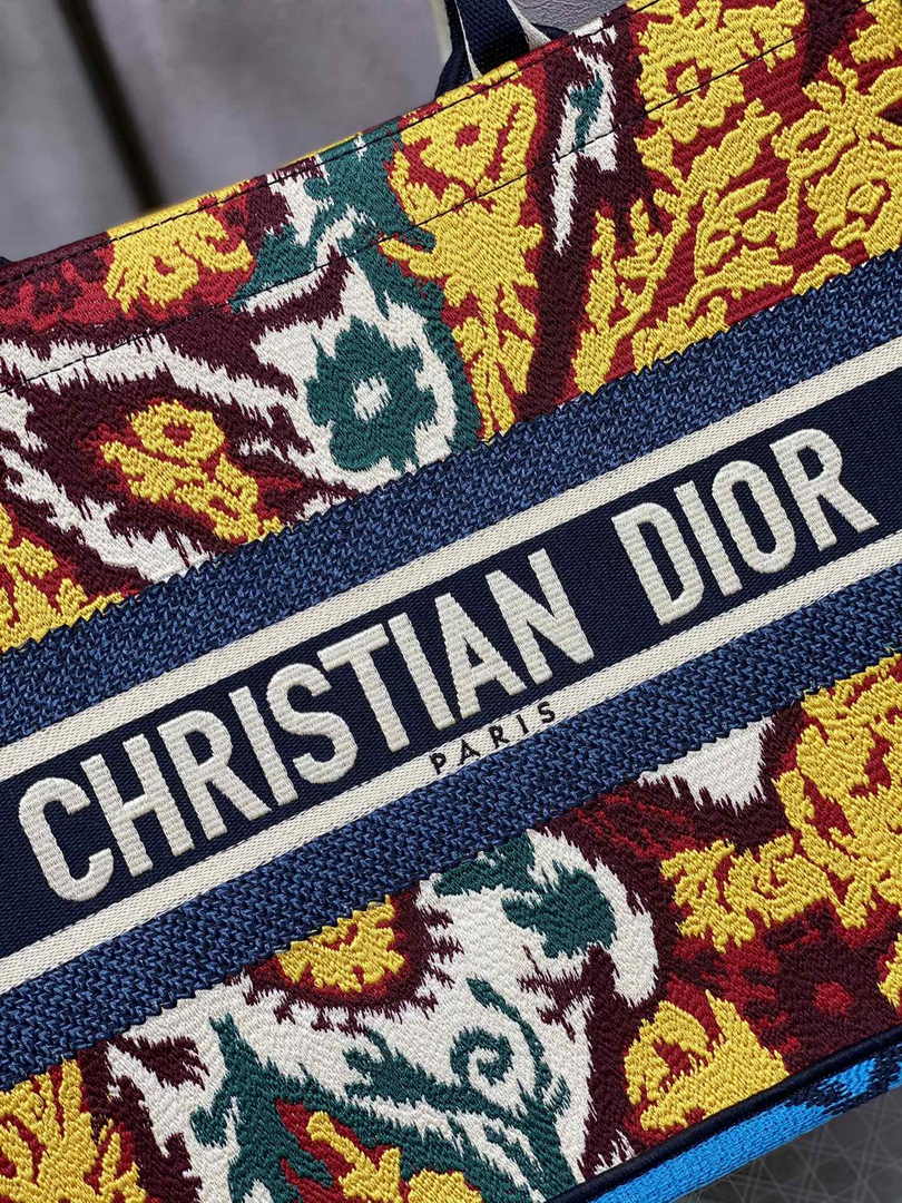 Dior Medium Book Tote M1296 Embroidery M20M6