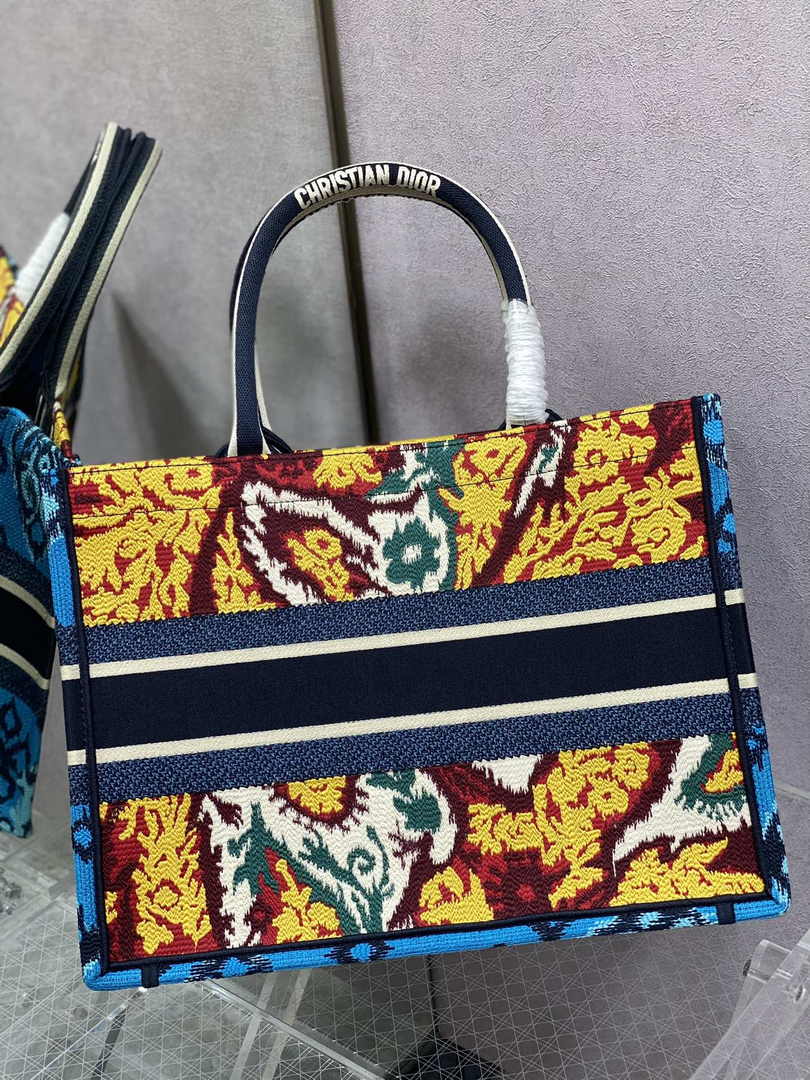 Dior Medium Book Tote M1296 Embroidery M20M6