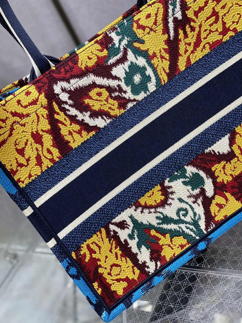Dior Medium Book Tote M1296 Embroidery M20M6