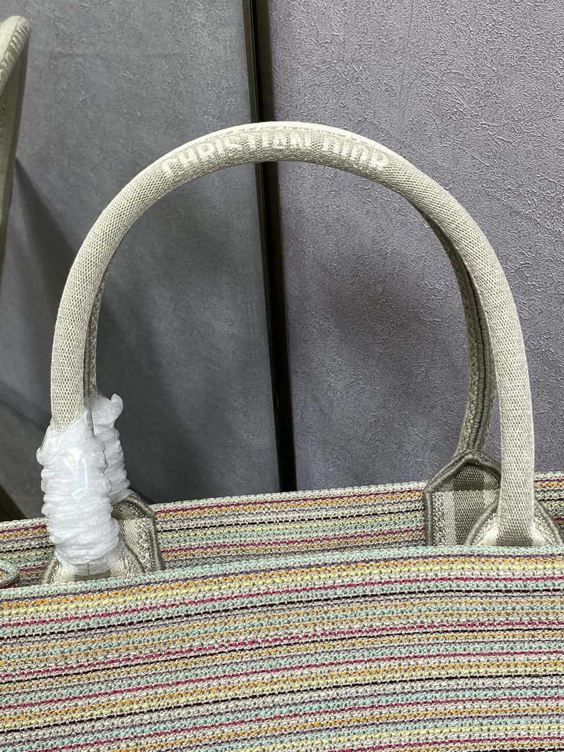 Dior Medium Book Tote M1296 Embroidery M20T4