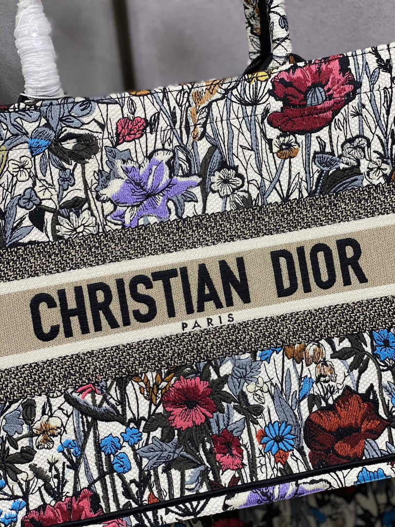 Dior Medium Book Tote M1296 Embroidery M20M9