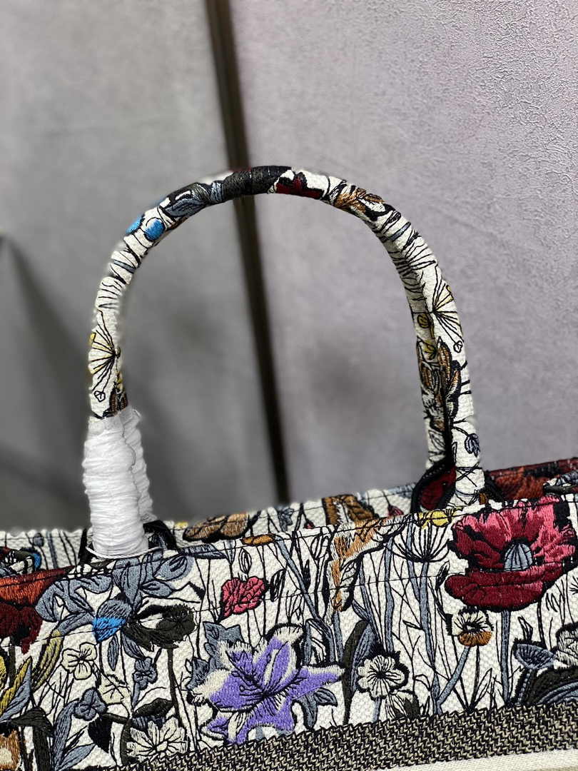 Dior Medium Book Tote M1296 Embroidery M20M9