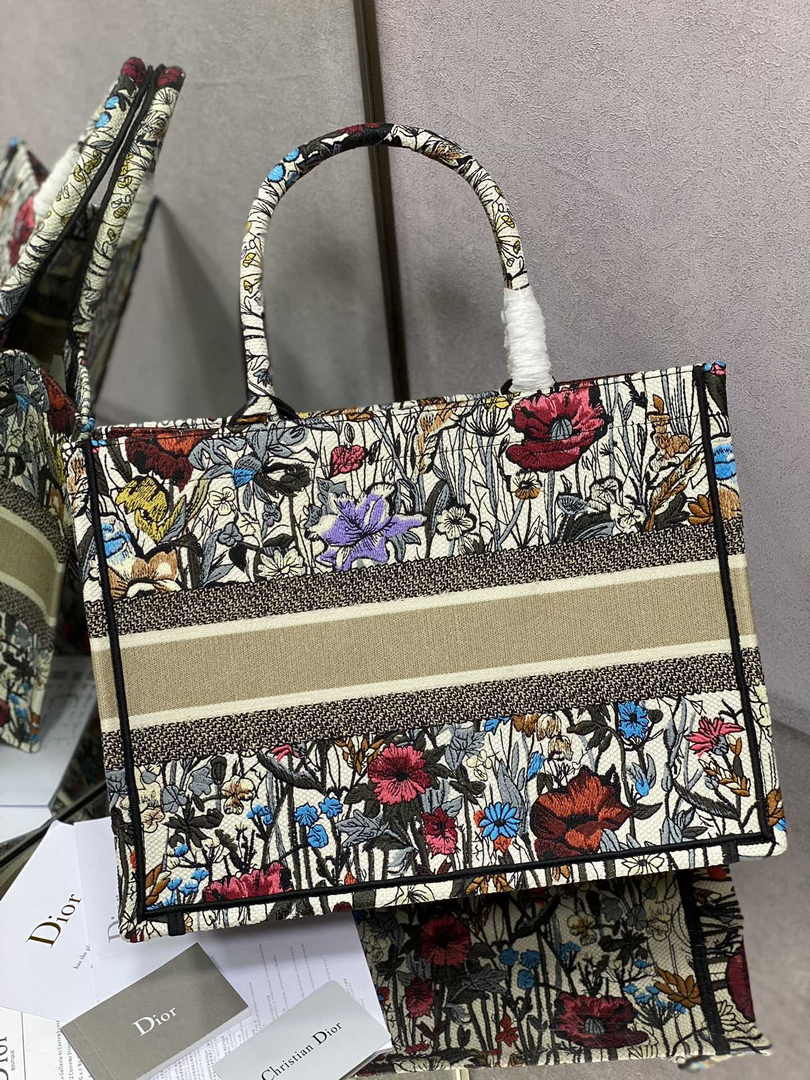 Dior Medium Book Tote M1296 Embroidery M20M9