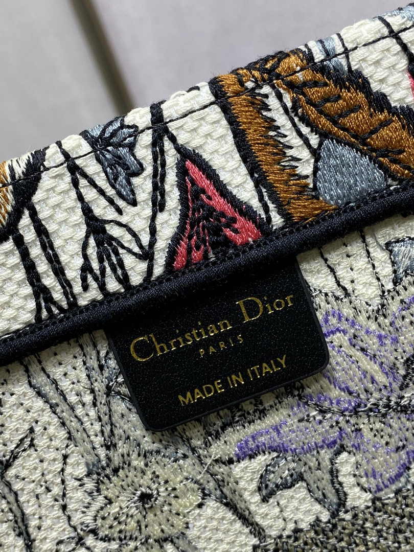 Dior Medium Book Tote M1296 Embroidery M20M9