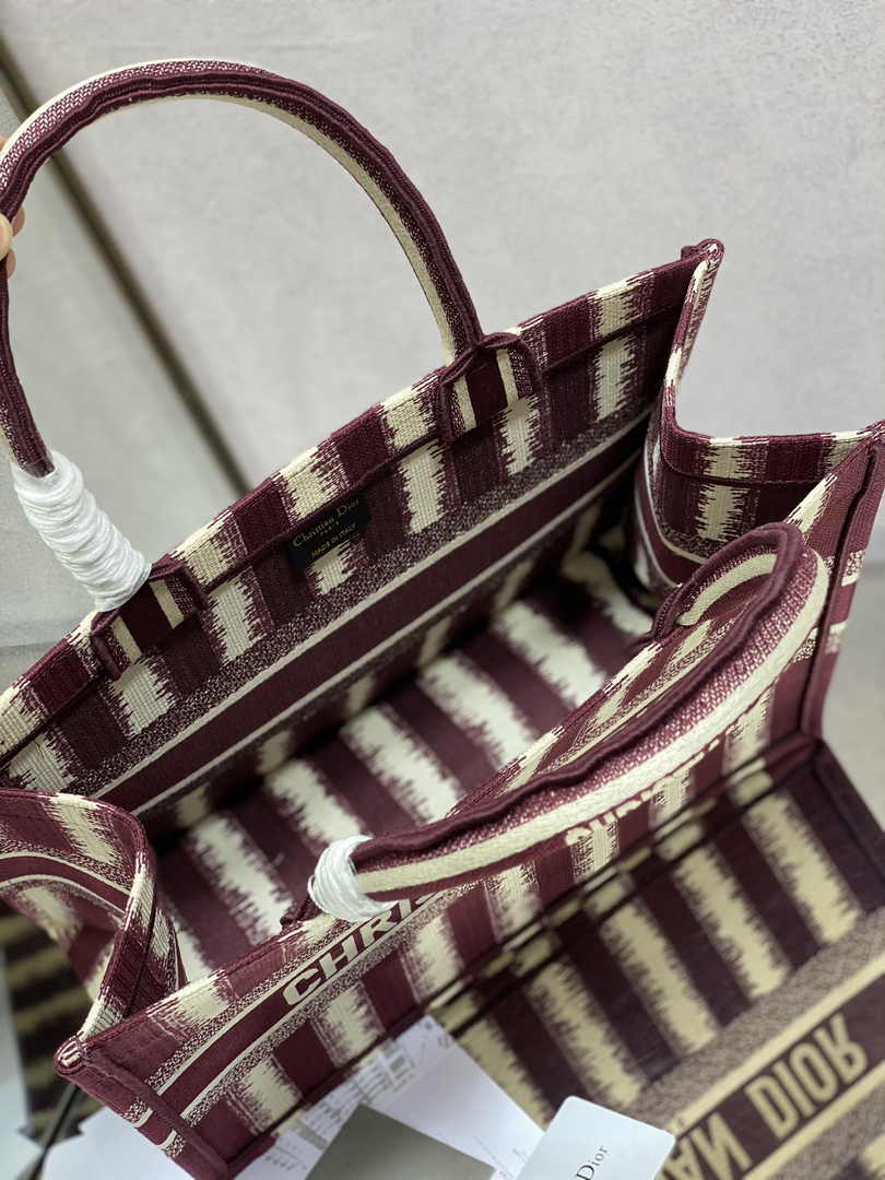 Dior Medium Book Tote M1296 Embroidery M20T5