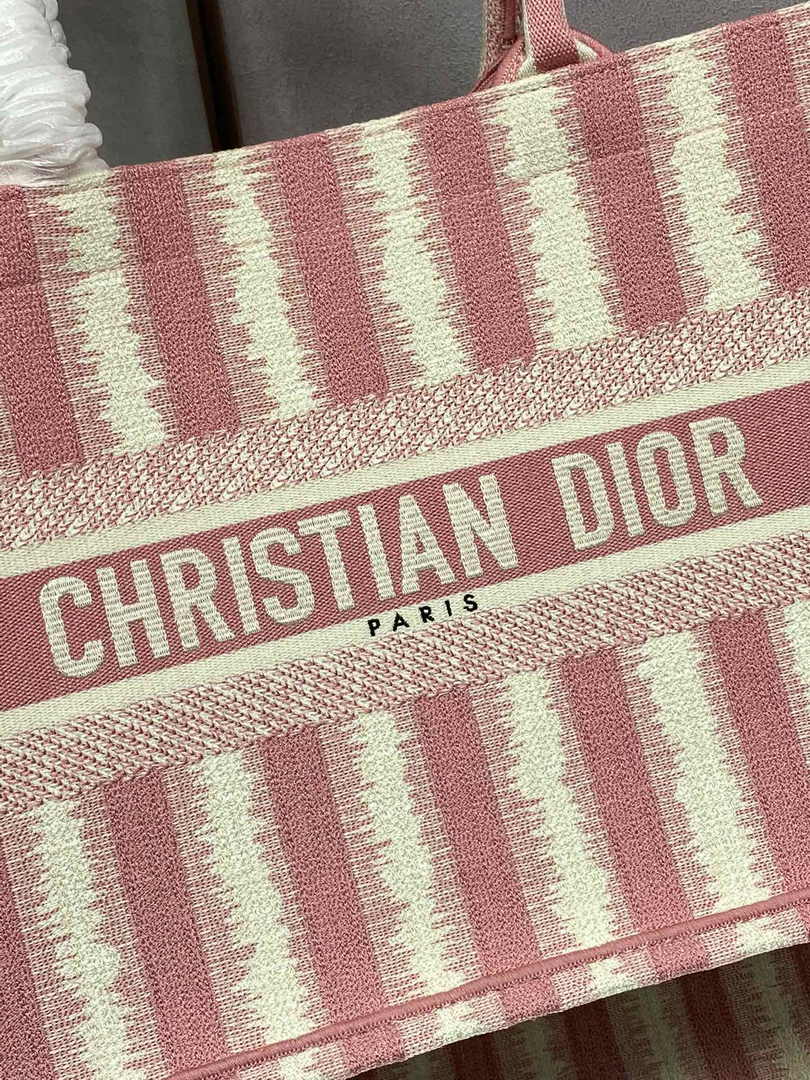Dior Medium Book Tote M1296 Embroidery M20T6
