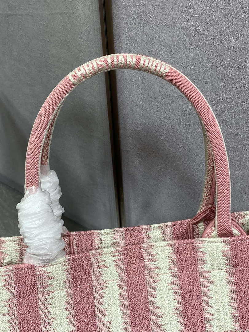 Dior Medium Book Tote M1296 Embroidery M20T6