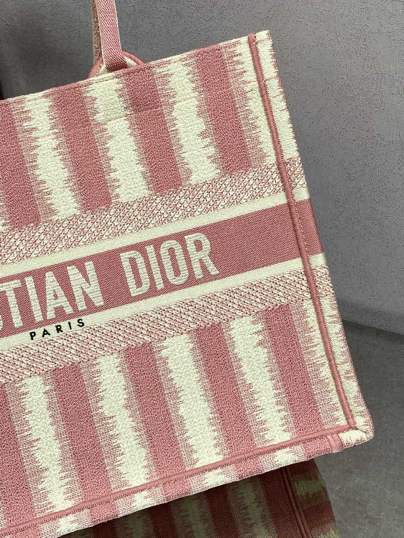 Dior Medium Book Tote M1296 Embroidery M20T6