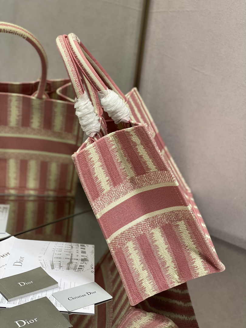 Dior Medium Book Tote M1296 Embroidery M20T6