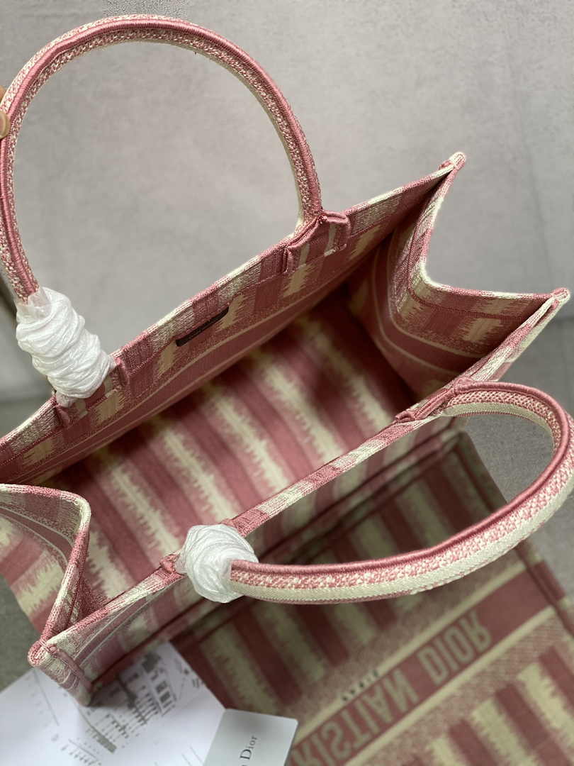 Dior Medium Book Tote M1296 Embroidery M20T6