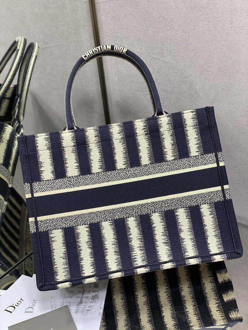 Dior Medium Book Tote M1296 Embroidery M20T8