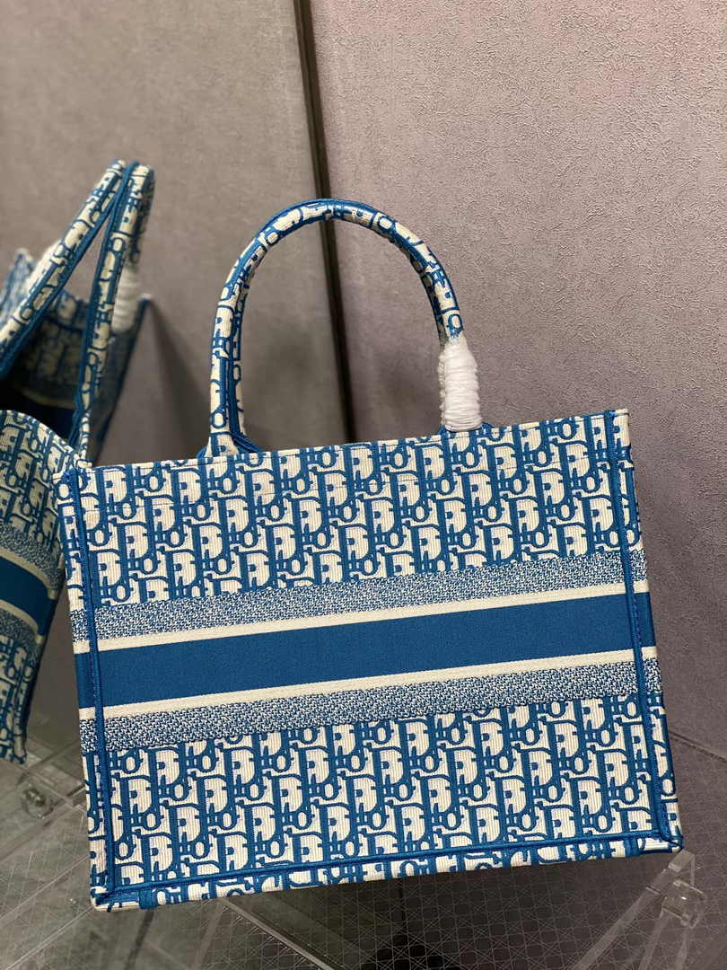 Medium Dior Book Tote M1296 Blue Dior Oblique Embroidery